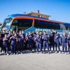 La plantilla y cuerpo técnico del C.V. Grupo Herce poco antes de emprender camino hacia Valencia.