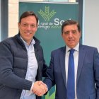 Gonzalo Irigoyen y Carlos Martínez firmaron la renovación del convenio.