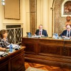 Esther Pérez, José Antonio de Miguel y Benito Serrano, en el pleno de la Diputación de Soria.