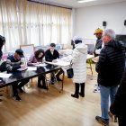 Votaciones en un colegio electoral de Soria, en la capital.