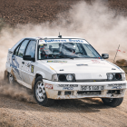 El piloto soriano Agustín Álvaro junto a Fran Garmendia durante un rallye sobre tierra.