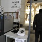 Los procedimientos judiciales para exonerarse de las deudas repuntan y siguen al alza.