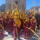Participantes en la procesión del Domingo de Ramos en El Burgo de Osma.