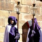 Los cofrades de las Siete Palabras en su recorrido por Soria