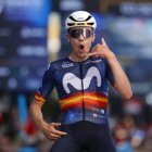 Iván Romeo celebra su victoria en la tercera etapa de O Gran Camiño.