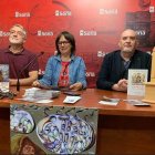 De izda a dcha, Ángel Lorenzo, Gloria Gonzalo y César Millán presenta 'La Saturiada'.