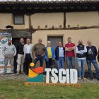 Beneficiarios de las subvenciones de la Asociación Tierras Sorianas del Cid tras la firma de los contratos en Valdemaluque.