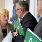 Leticia García junto a Carlos Pollán y Alberto Díaz Pico, antes de la reunión de la Mesa de Cortes.