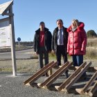 Responsables de la Diputación de Soria y de la Junta de Castilla y León en una de las áreas acondicionadas