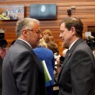 Pollán y Mañueco en la sesión constitutiva de las Cortes de Castilla y León el pasado mes de abril.