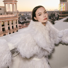 Captura de pantalla con una modelo con un diseño de Pilar del Campo en el Instagram de la diseñadora