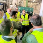 Autoridades y responsables de Rebi en un momento de la visita en Soria.