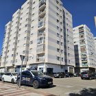 Edificio donde se encontró el cuerpo sin vida de una mujer.