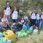 Restos de basura apilada por los voluntarios de la Asociación Gaya Nuño.
