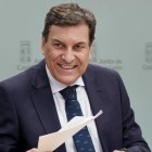 El consejero de Economía y Hacienda y portavoz, Carlos Fernández Carriedo, comparece en rueda de prensa posterior al Consejo de Gobierno.
