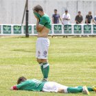 Dos jugadores del San José se lamentan a la finalización del encuentro.