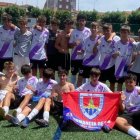 El Numancia cadete B celebrando el ascenso de categoría.