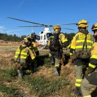 Embarque en helicóptero de la BRIF de Lubia camino al incendio forestal de Leciñena.