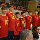 David Maján y Víctor Chamarro, con el número 10 y 1, tras el triunfo ante Bulgaria.