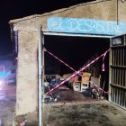 Estado en el que quedó la cochera afectada por el incendio en Borobia.