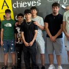 Una profesora y alumnos de FP del centro soriano Pico Frentes durante su estancia en Rumanía.