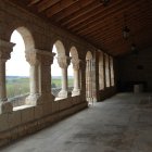 Galería porticada de Nuestra Señora del Rivero.