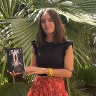 Ainhoa Caparrós ha publicado su primera novela a los 16 años.