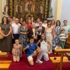 Irene Frías, acompañada de sus familiares en la celebración de su centenario.