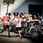 Cientos de corredores acompañando a nuestros olímpicos en la fiesta del atletismo