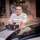 El radioaficionado y taxista Óscar Carnicero.
