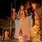 Las figuras finalmente ardieron y comienzan las fiestas de San Miguel