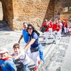 Integrantes de las peñas de Ágreda durante la tradicional bajada.
