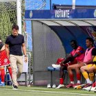 Lolo Escobar en el banquillo del Numancia en Getafe.