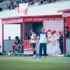 El entrenador del Real Ávila, Jorge Marchena, durante un partido.