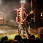'El Drogas' completamente volcado en el concierto en la Audiencia.