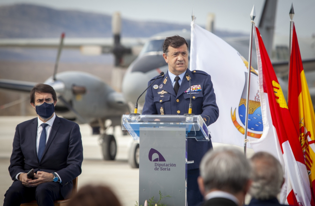 Acto institucional en el aeroparque - Mario Tejedor
