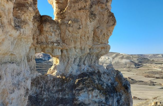 Espectaculares formaciones calcáreas en 'la Capadocia soriana', junto al pueblo de Aguaviva de la Vega.