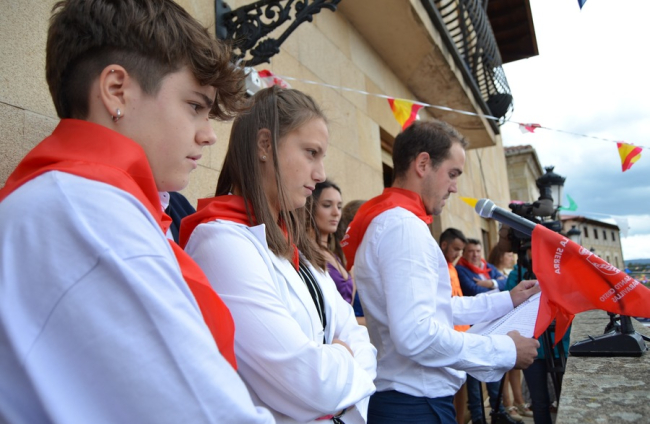 Primer día de fiestas en Duruelo de la Sierra. RAQUEL FERNÁNDEZ