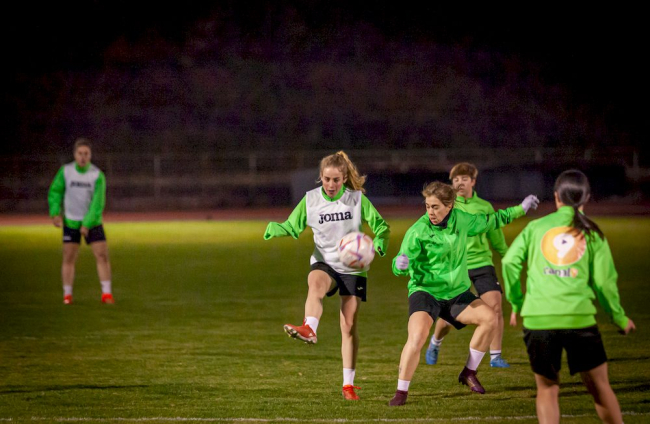 Entrenamiento del San José femenino. MARIO TEJEDOR (19)