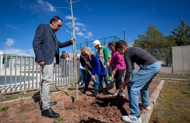 Día del árbol en Golmayo. MARIO TEJEDOR (46)