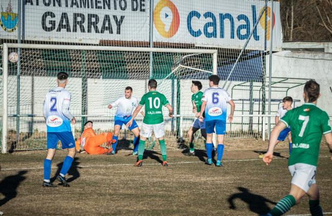 El derbi entre San José y Calasanz finalizó sin goles en Garray. G.M.