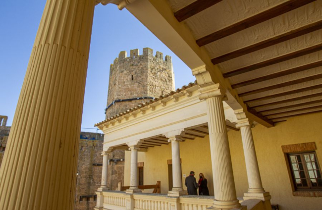 Interior palaciego del castillo de Monteagudo de las Vicarías. HDS