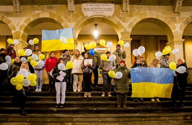 Concentración de apoyo al pueblo ucraniano. MARIO TEJEDOR (9)