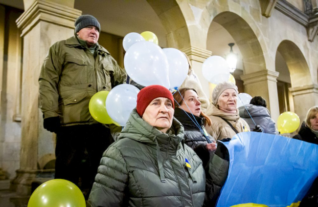 Concentración de apoyo al pueblo ucraniano. MARIO TEJEDOR (14)