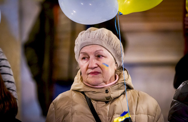Concentración de apoyo al pueblo ucraniano. MARIO TEJEDOR (19)
