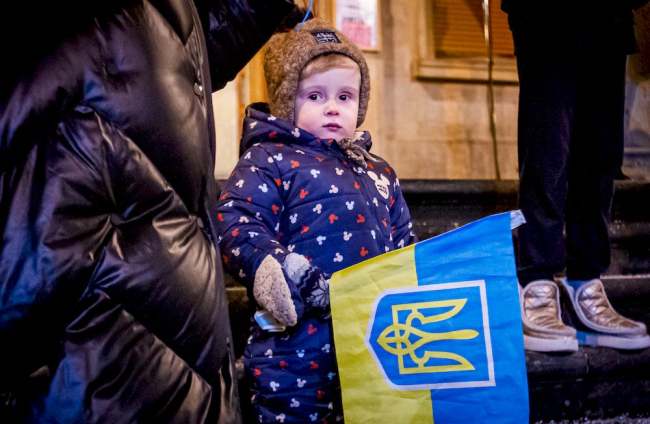 Concentración de apoyo al pueblo ucraniano. MARIO TEJEDOR (22)