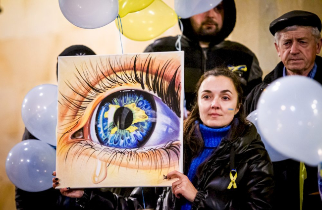 Concentración de apoyo al pueblo ucraniano. MARIO TEJEDOR (20)