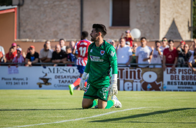 Partido entre el Numancia y el Atlético de Madrid en el Burgo de Osma, Soria.