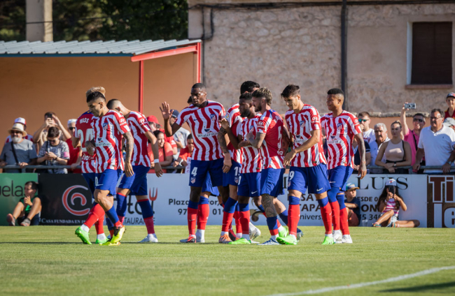 Partido entre el Numancia y el Atlético de Madrid en el Burgo de Osma, Soria.
