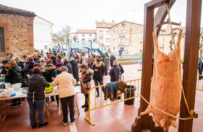 La matanza del cerdo en Garray. MARIO TEJEDOR (13)